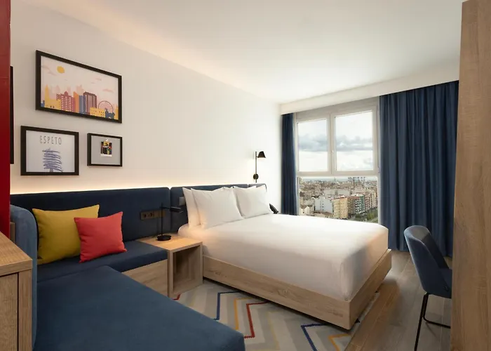 Hampton By Hilton Malaga Martiricos