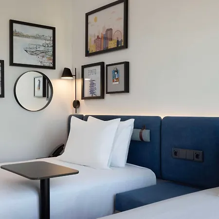 Hampton By Hilton Malaga Martiricos Hotel Exterior photo