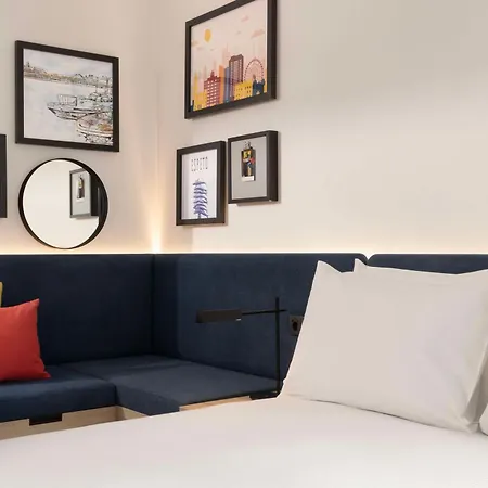 Hampton By Hilton Malaga Martiricos Hotel Exterior photo