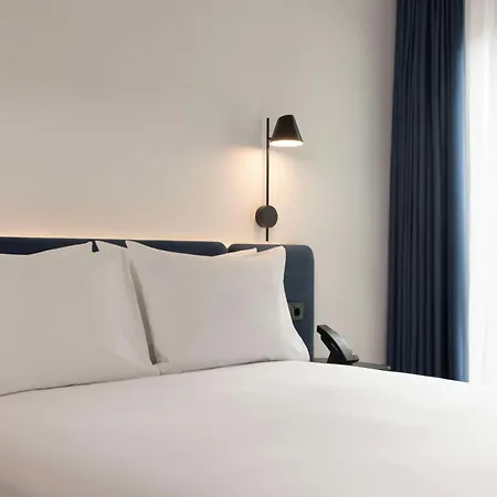 Hampton By Hilton Malaga Martiricos Hotel Exterior photo