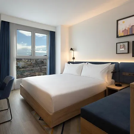 Hampton By Hilton Malaga Martiricos Hotel Exterior photo