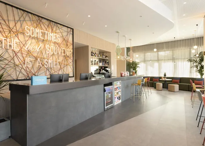 Hampton By Hilton Malaga Martiricos