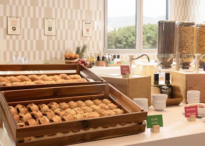 Hampton By Hilton Malaga Martiricos